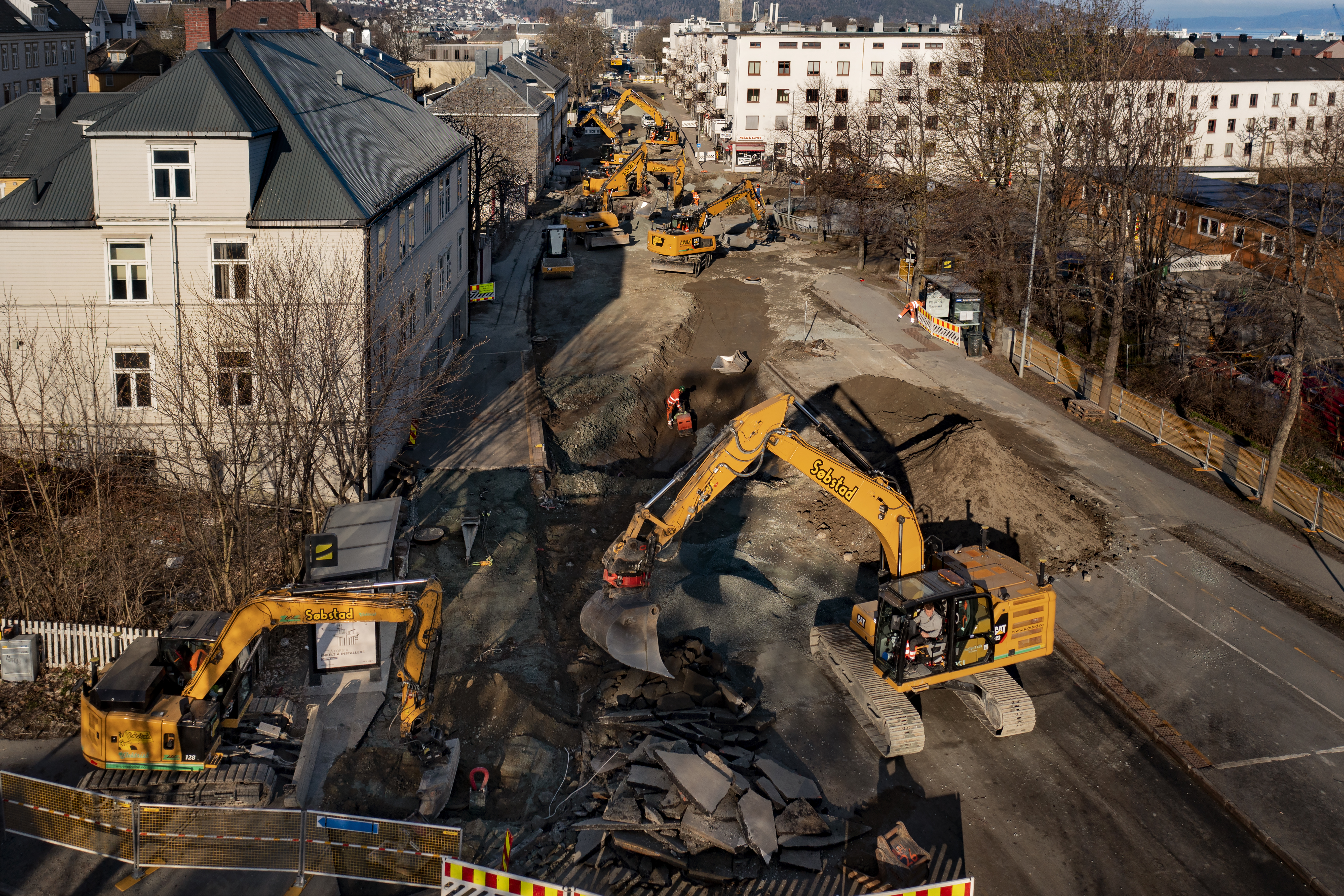 Søbstads maskinpark har mye å jobbe med når Innherredsveien skal bli ny. Foto: Søbstad AS