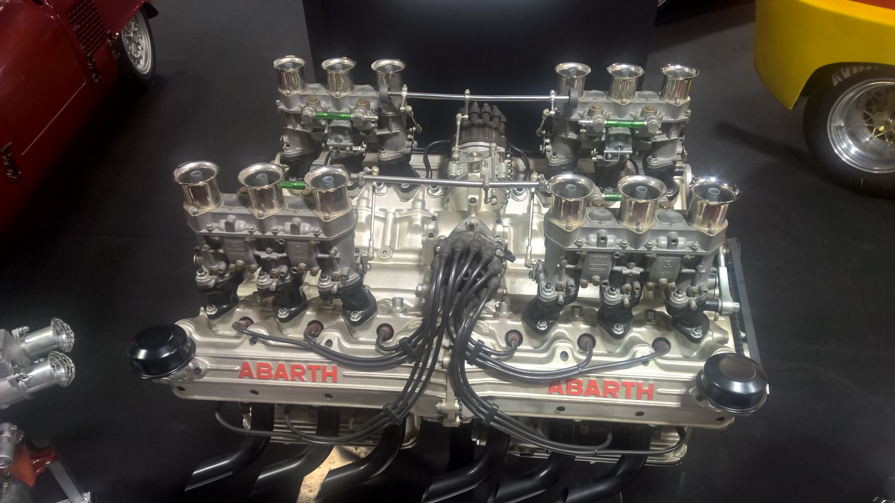 Her er noe man ikke ser hver dag. Abarth sin 6-liters V12 fra 1967, som var ment å drive Abarth sin egen racerbil i den øverste klassen på Le Mans. Imidlertid ble reglene brått forandret til 1968, med kun 3-liter som øverste grense på de råeste prototypene, samt 5-liters grense for sportsvognene (hvor Ford GT40 fikk delta, da den var laget i nok eksemplarer). Abarth lagde tre slike motorer, og dette er den eneste gjenværende av dem. For en våt drøm det ville vært å få oppleve Abarth kjempe mot Ford GT40 og Porsche 908 om seieren på Le Mans!