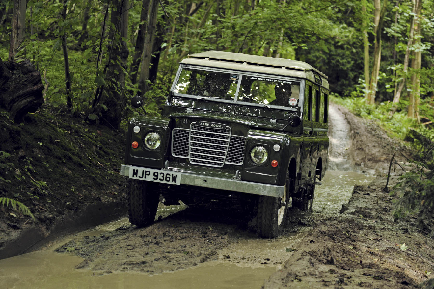 Land Rover Series II – III