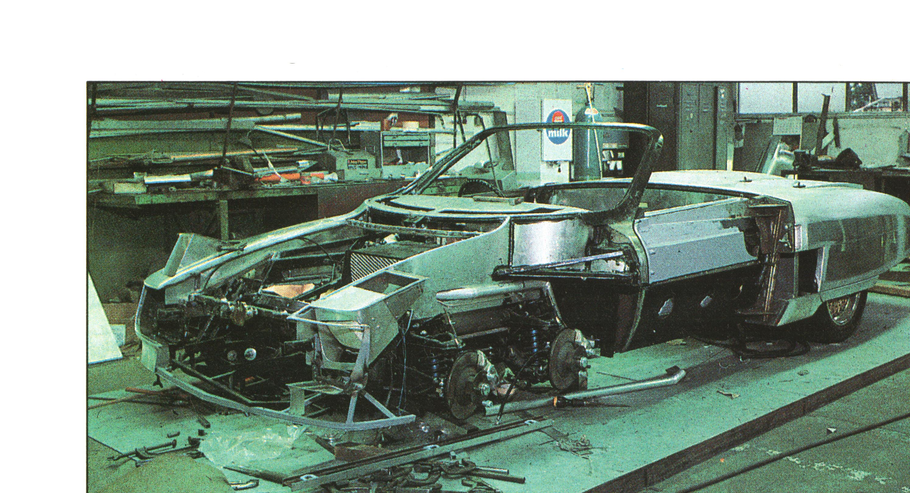 Den aller første Panther Six under bygging i 1977. Håndbanket i aluminium, og alt gjort i all hemmelighet. Foto: Terry Borton