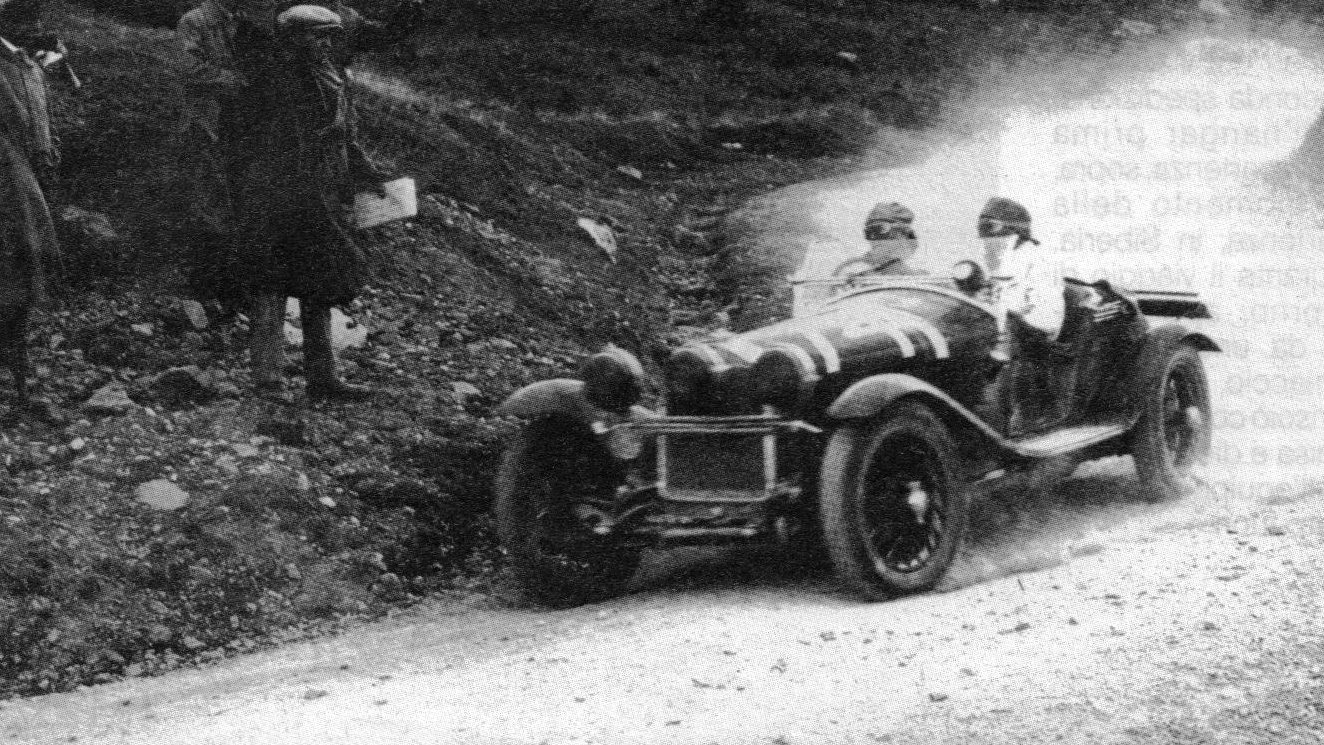 Varzi under Mille Miglia i 1930, hvor han måtte gi tapt til erkerivalen Nuvolari.