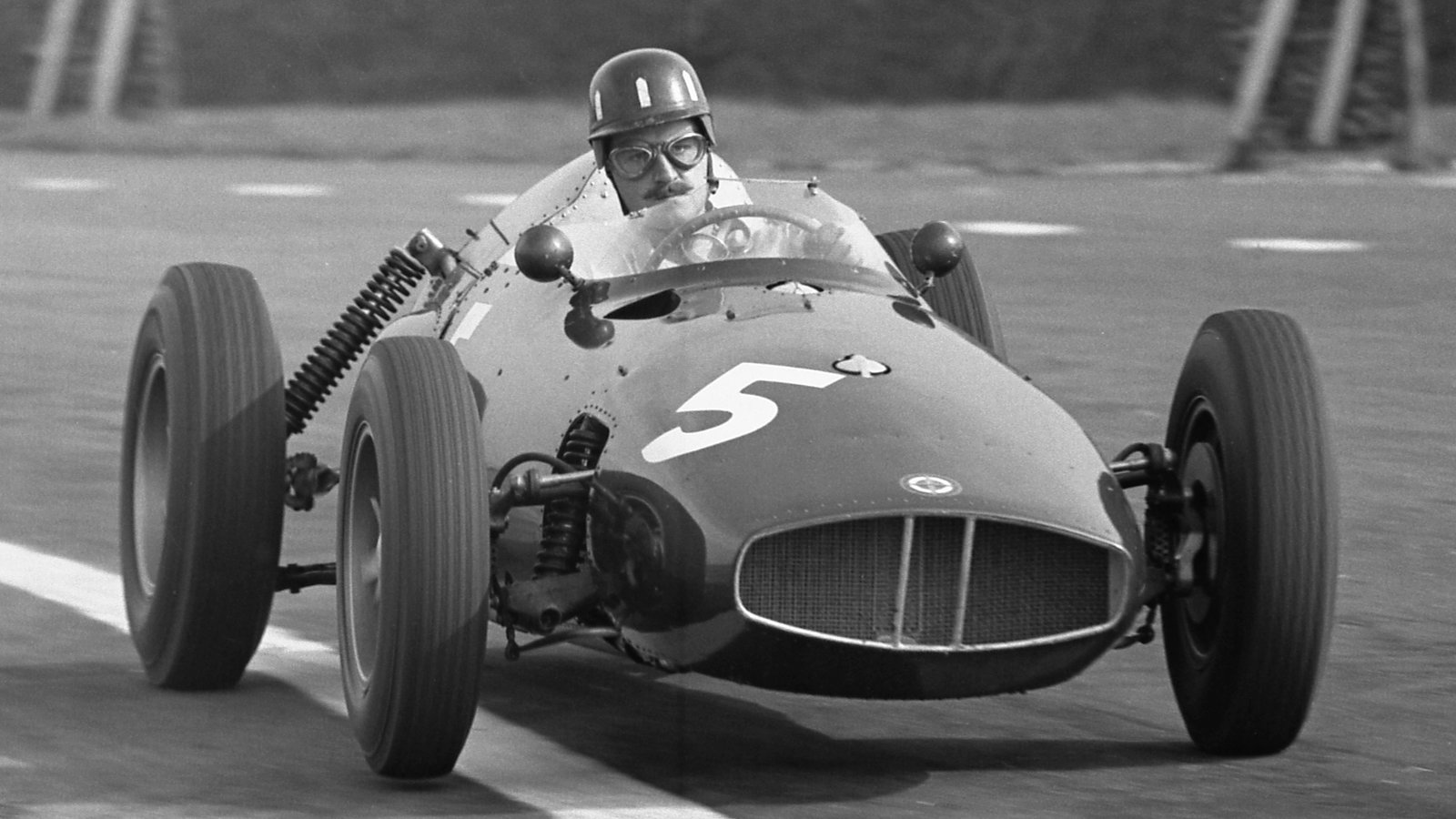 Hill skapte seg et navn hos BRM, hvor han kjørte første halvdel av sekstitallet.