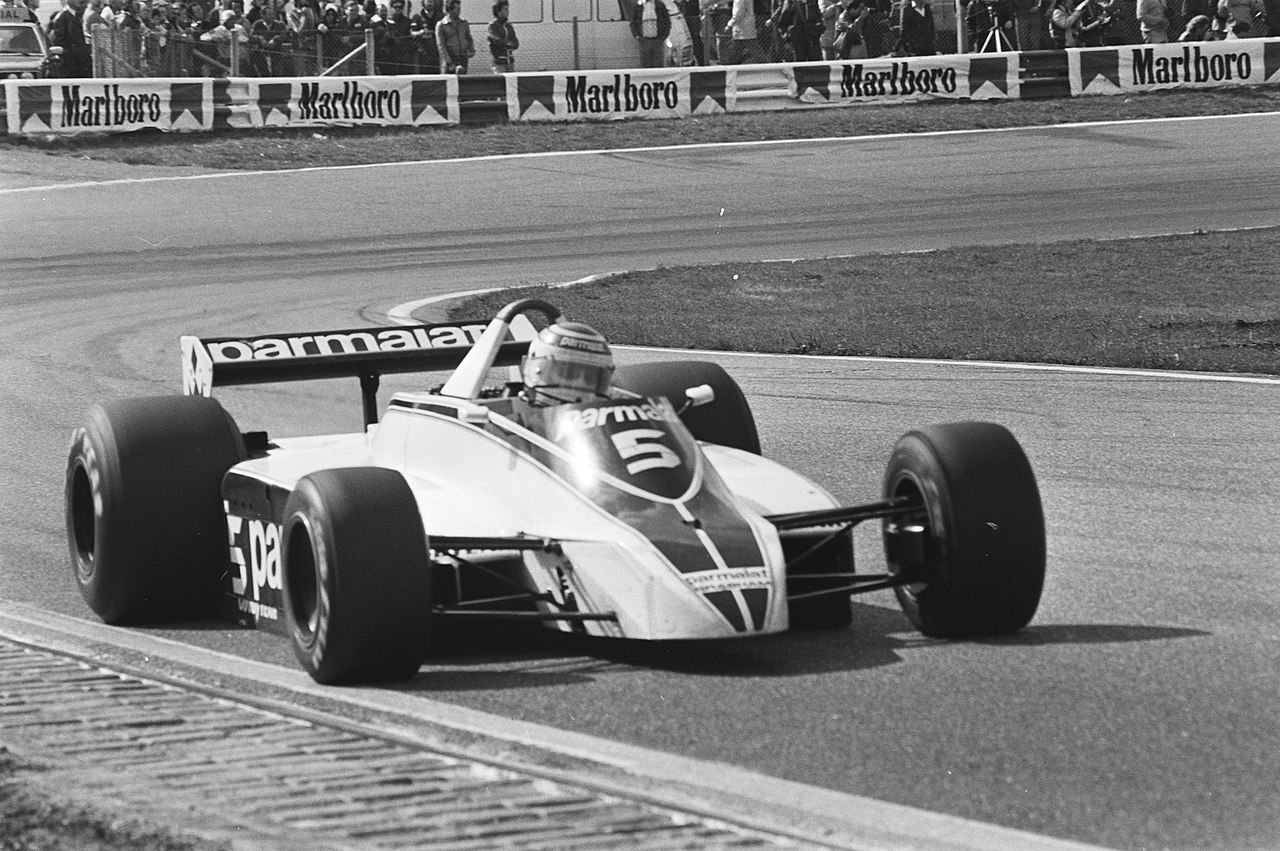 Nelson Piquet var med å kjempe om VM-tittelen i 1980, hans andre hele sesong, her på vei mot seier i Nederland GP i sin Brabham BT49.