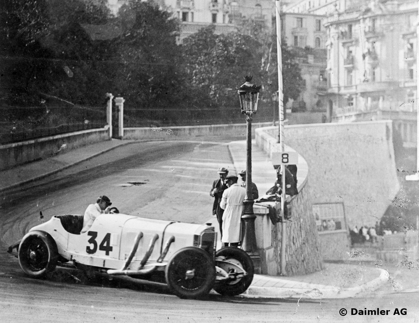 Caracciola bak rattet på sin gedigne Mercedes-Benz SSK i 1929 Monaco Grand Prix, hvor han tok tredjeplassen. Foto: Daimler AG