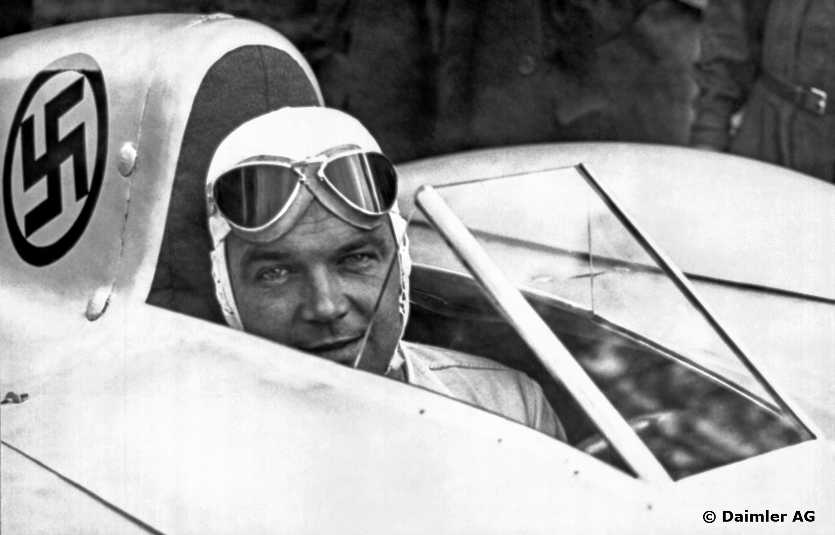 Verdens raskeste mann på vanlig vei. 432 km/t ned Autobahn i 1938. Foto: Daimler AG
