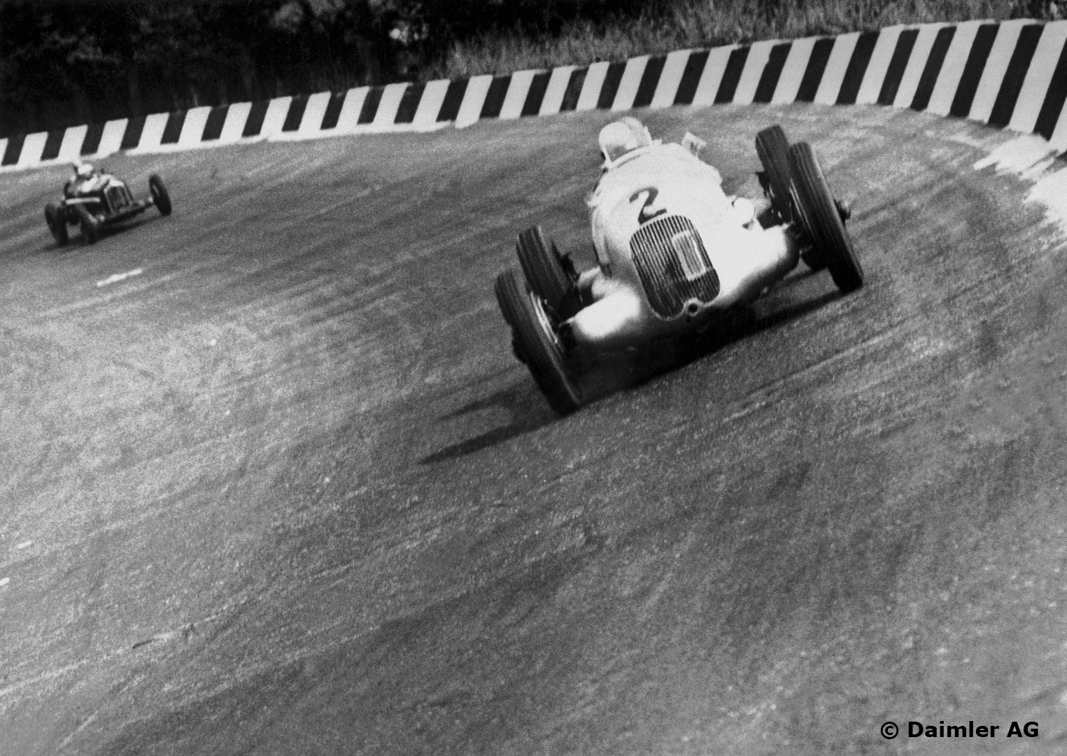 Rudolf på vei mot seier på Monza i 1934. Foto: Daimler AG