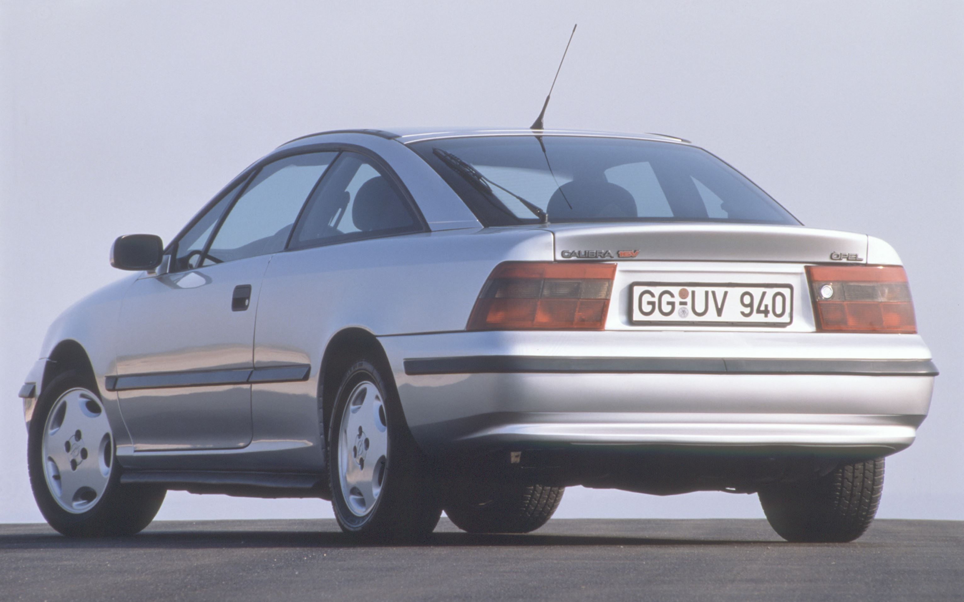 Calibra kom med store flotte baklykter.