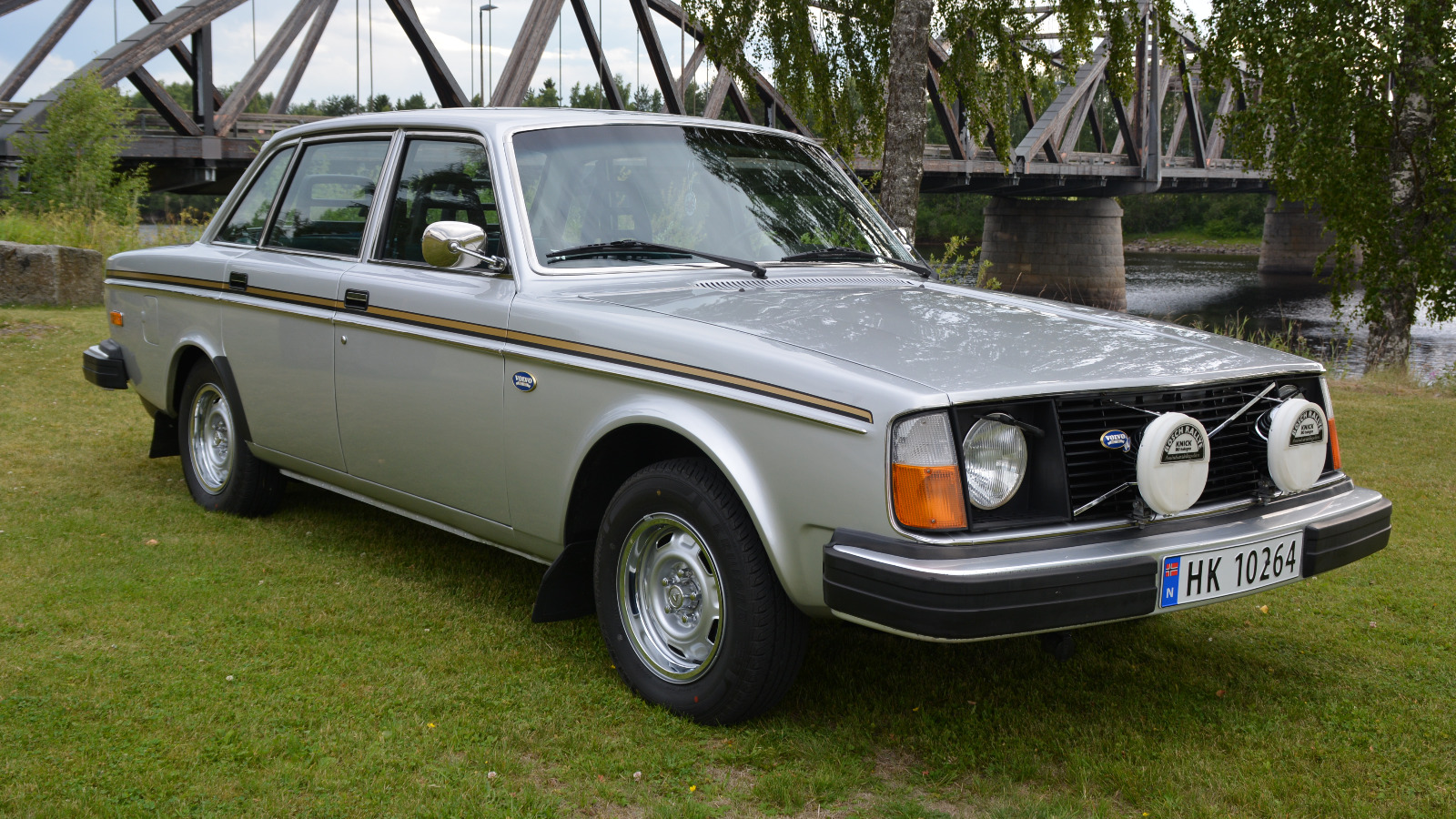Ukas bil: 1977 Volvo 244DL Jubileum 