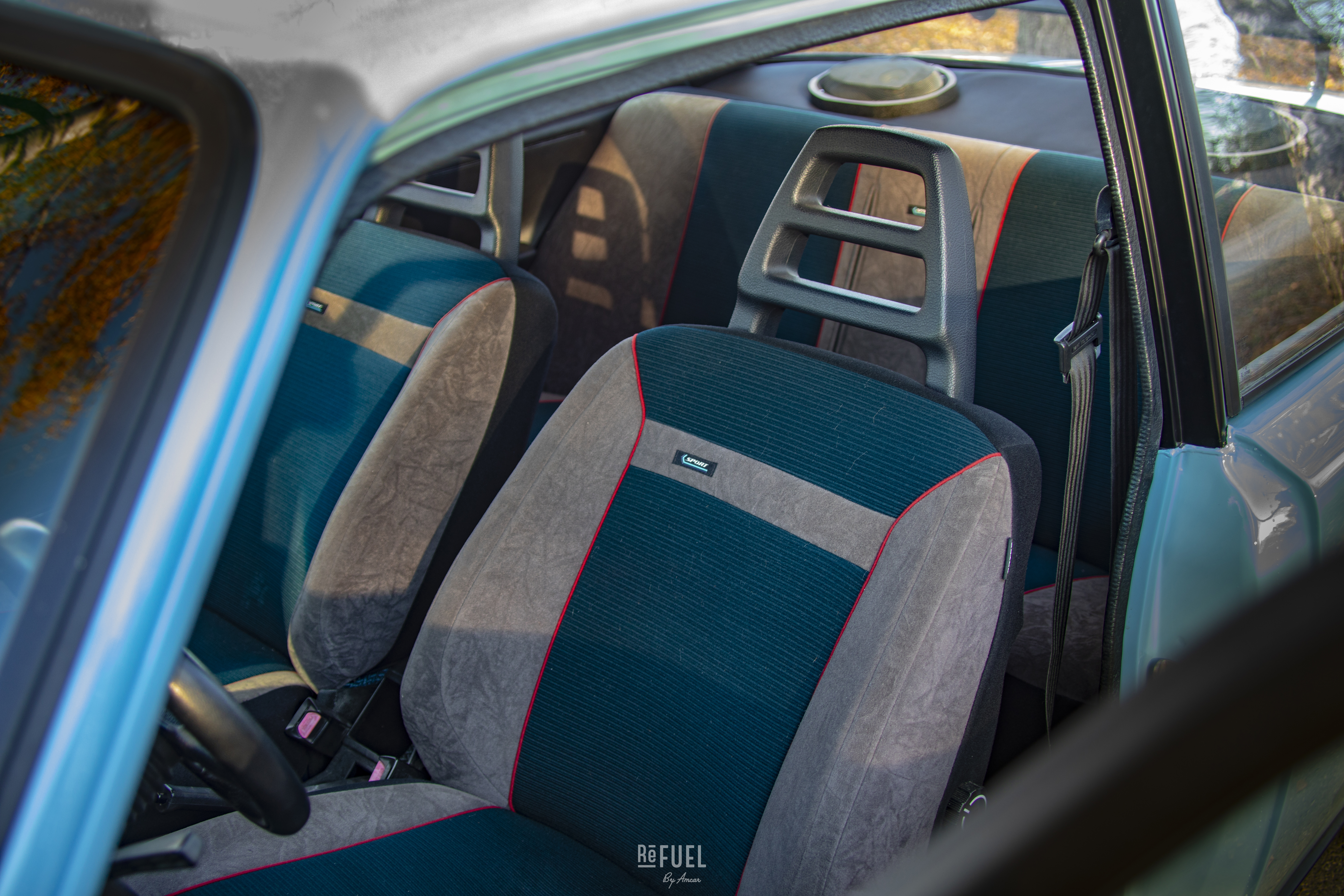 Setetrekkene matcher resten av bilen perfekt.