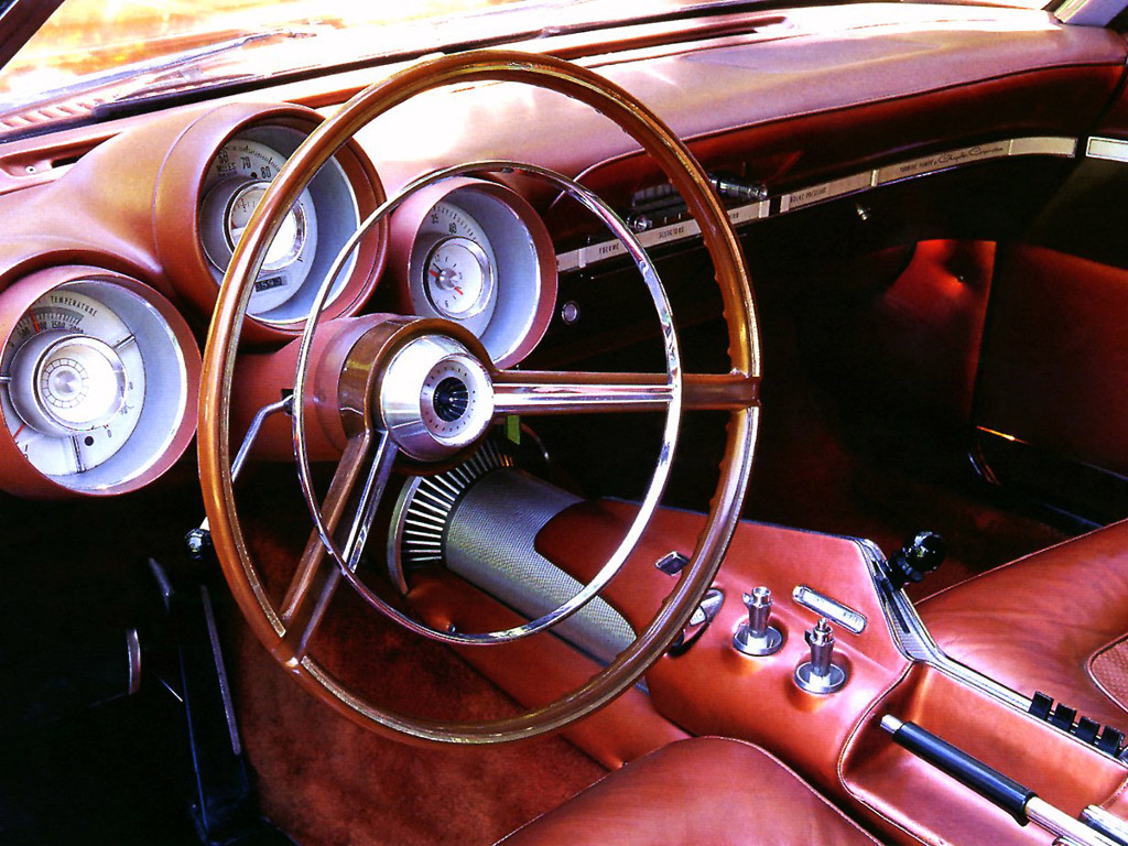 Av de litt mer uvanlige instrumentene i Chryslers turbinbil fant man en turteller som gikk til 66.000 omdreininger, og en temperaturmåler som gikk til 2000 grader Fahrenheit. 