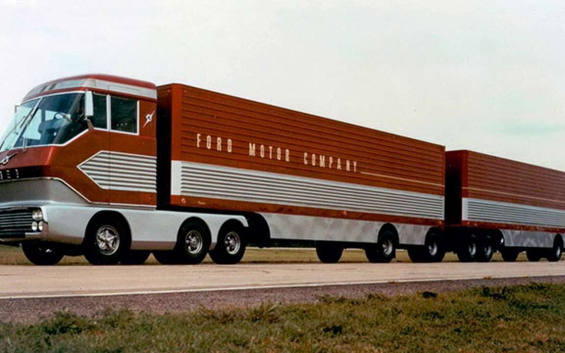 Ford lagde også en fullt kjørbar gassturbin-truck. Den dukket opp i 1964 og fikk kallenavnet «Big Red». 