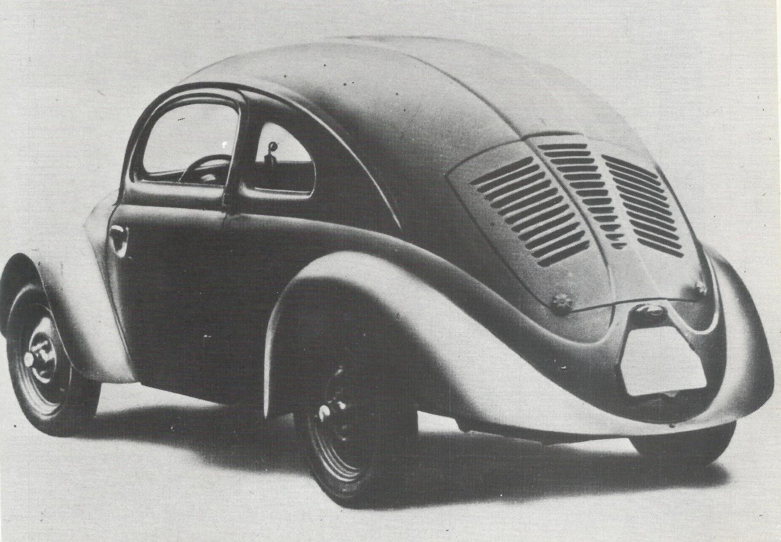 En 1937-modell med selvmordsdører og uten bakrute.
