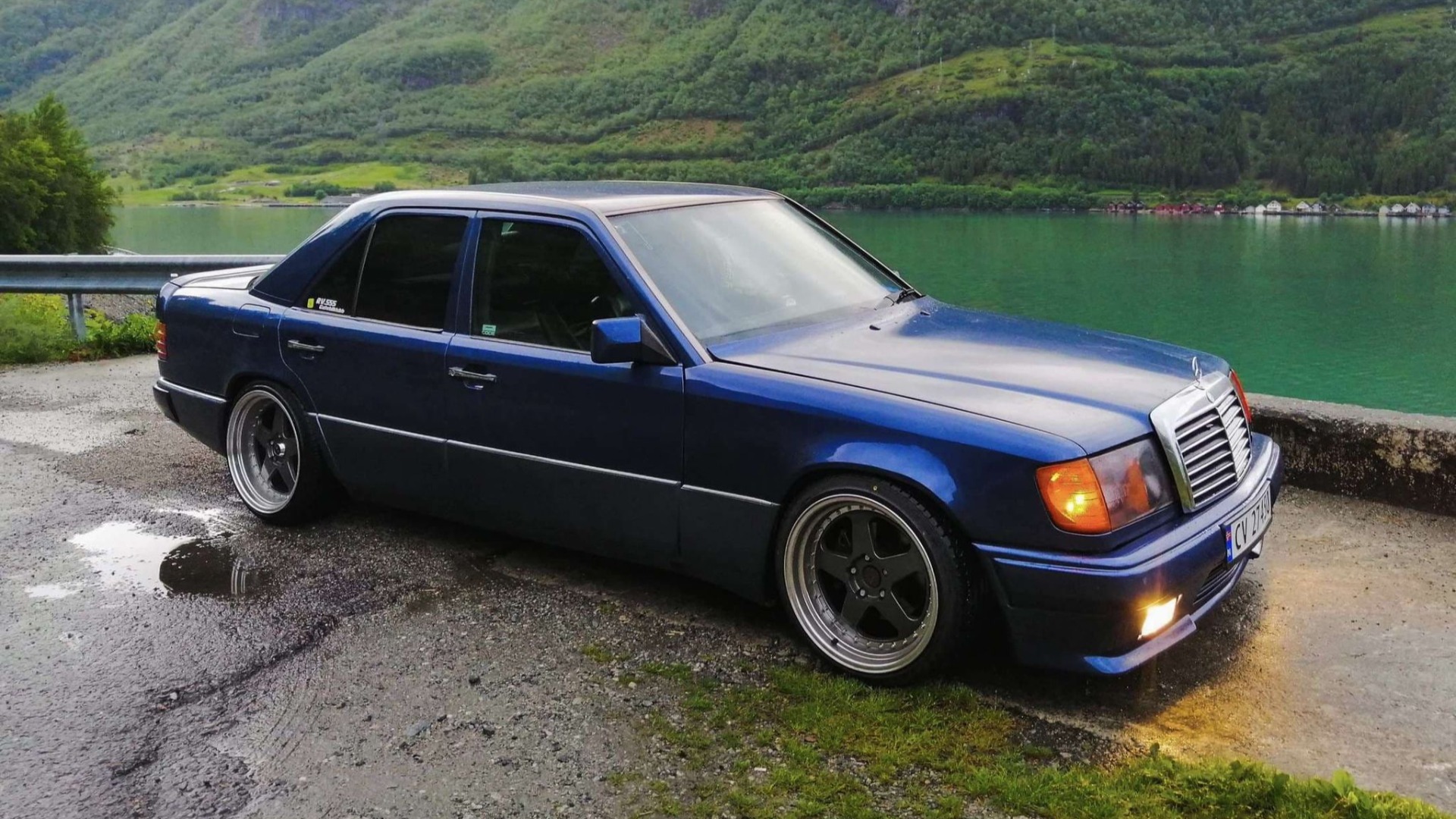 Ukas bil – Mercedes-Benz W124