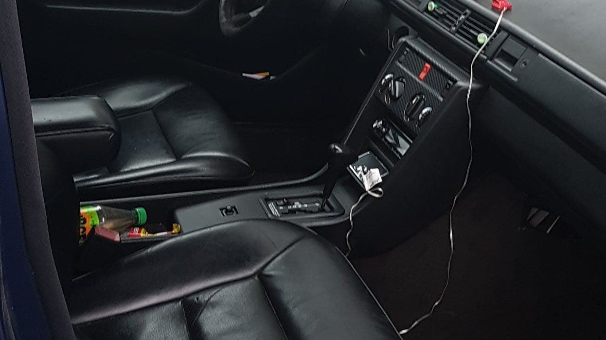 Nytt interiør på plass i svart skinn.