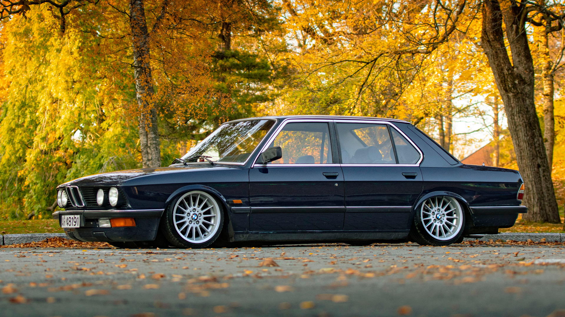 Sigurds flotte E28 – 1982 BMW 525i