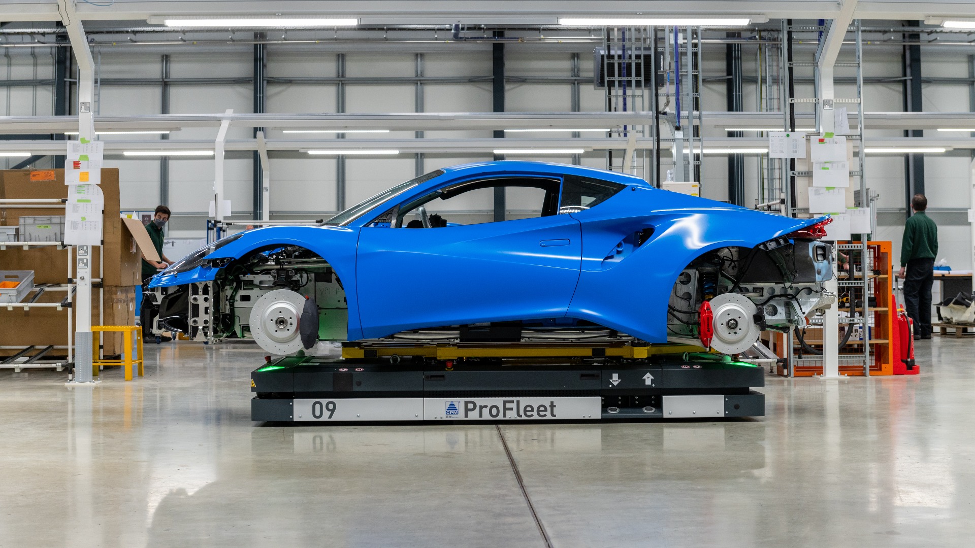 Fra Lotus sin nye fabrikk i Hethel.