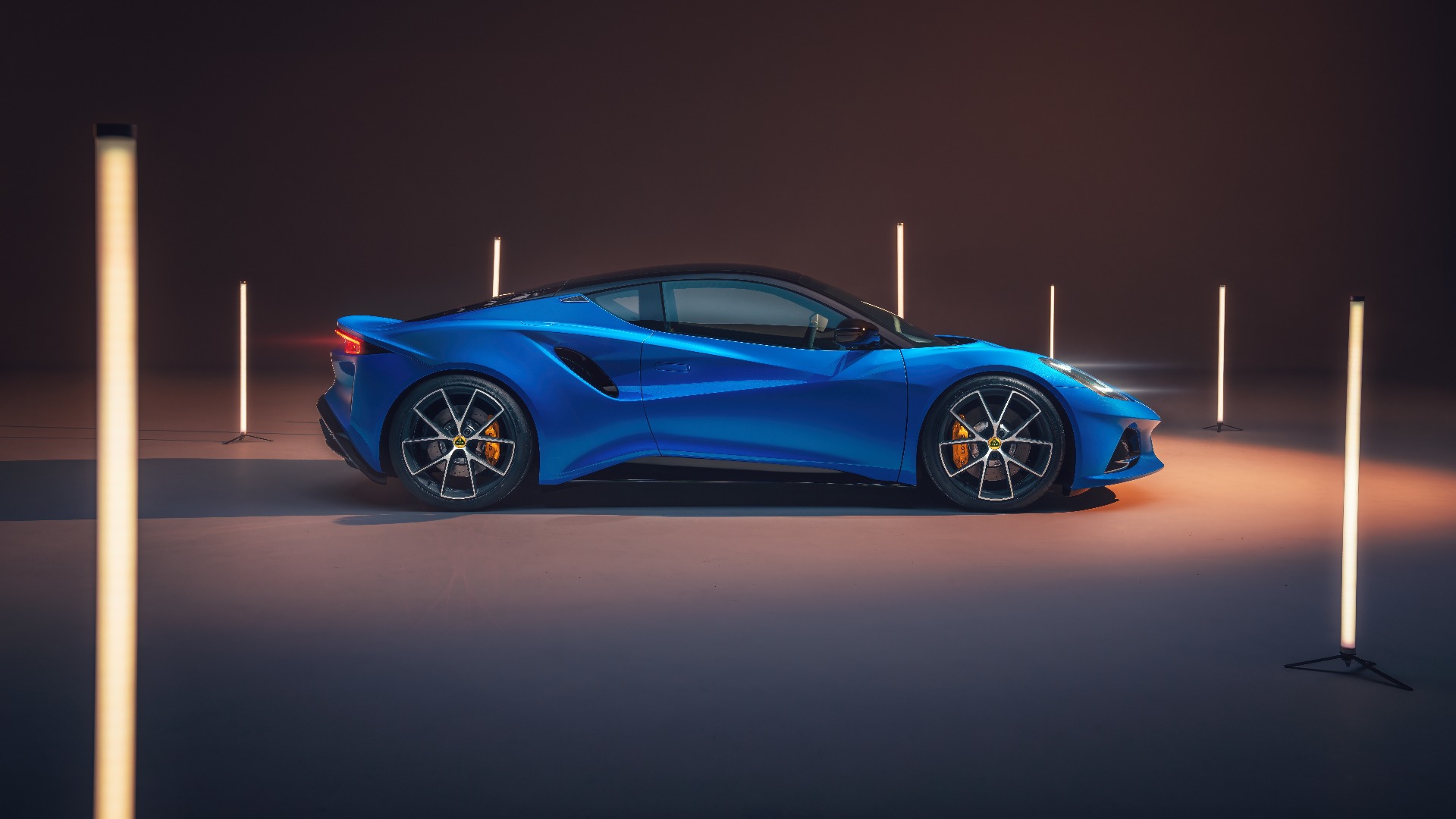 Beintøff sideprofil.