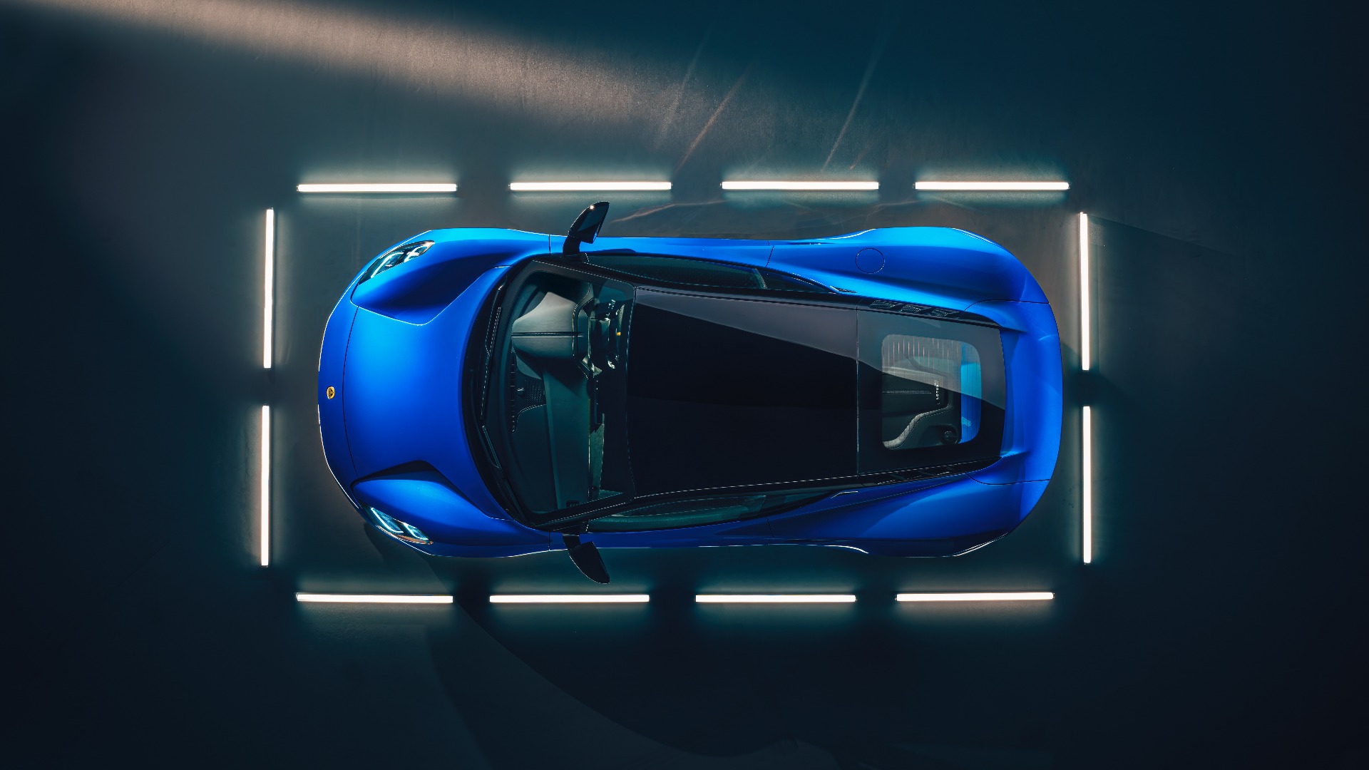 Også rett ovenfra er bilen et kult stykke design.