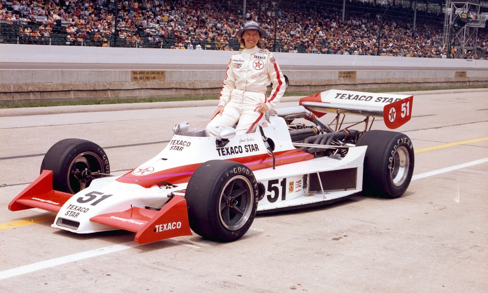 Janet Guthrie var den første kvinnen som kjørte Indy 500