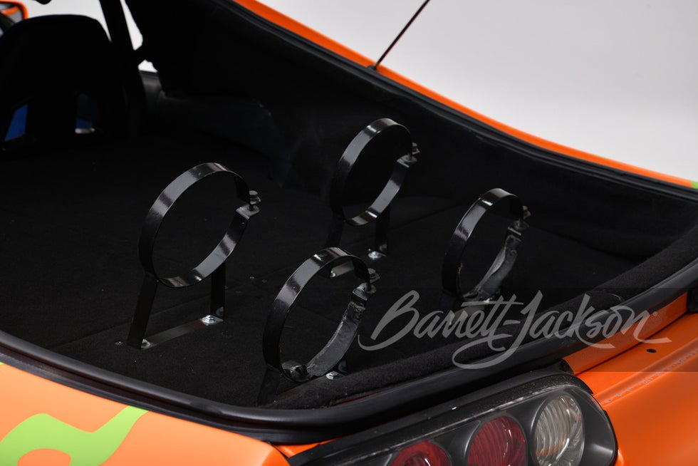 Her er det bare å hive inn NOS-flasker.