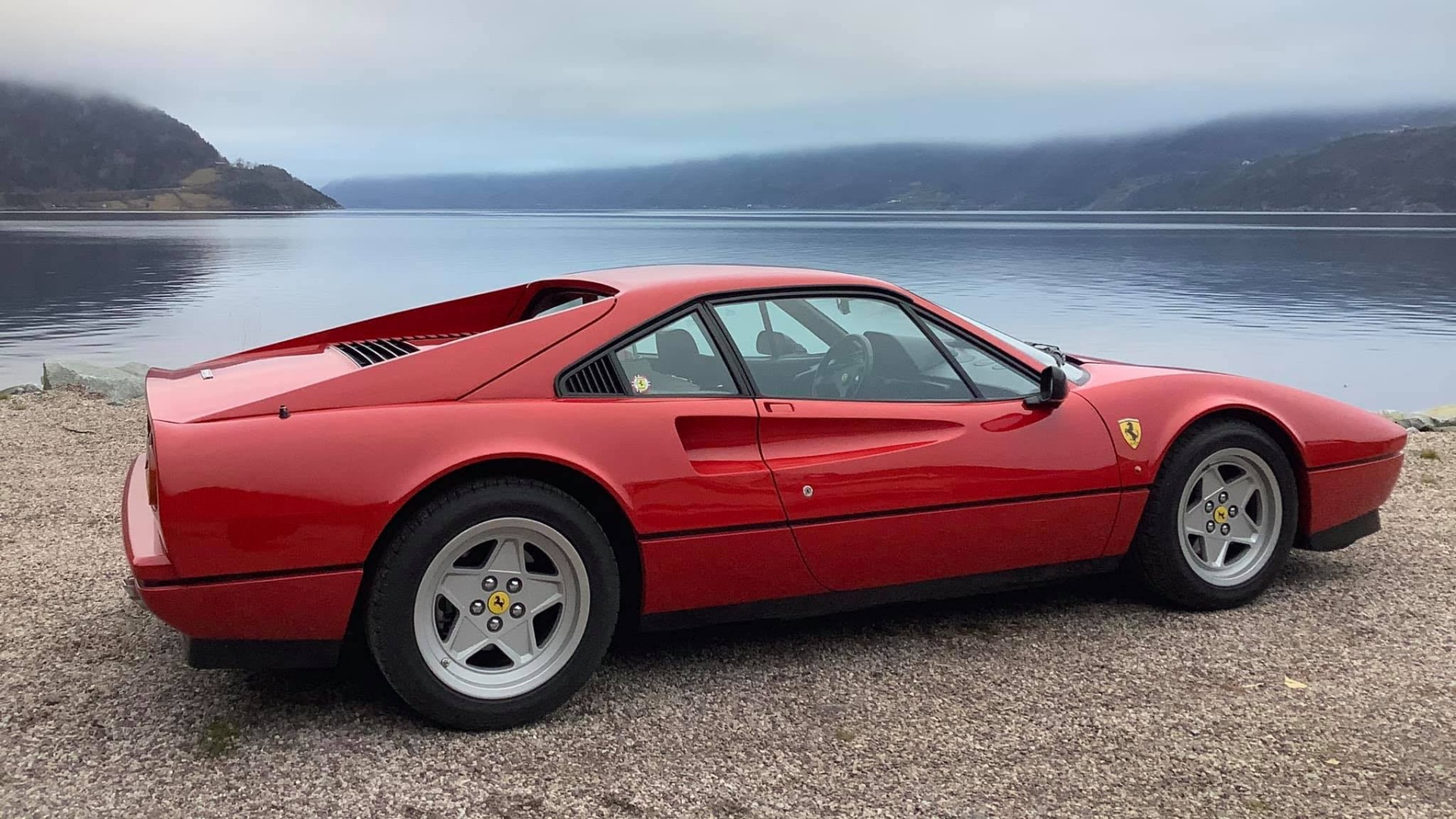 Ukas bil – 1987 Ferrari 328 GTB