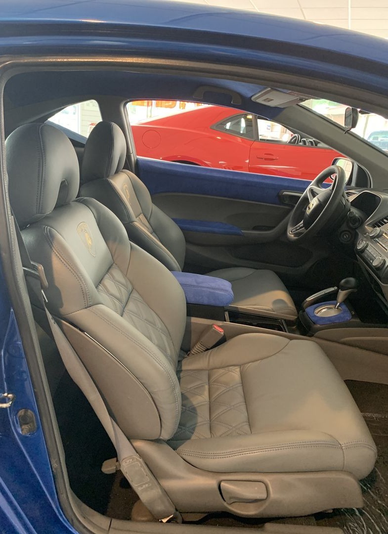 Interiøret har fått en liten blå touch her og der for litt mer klasse.