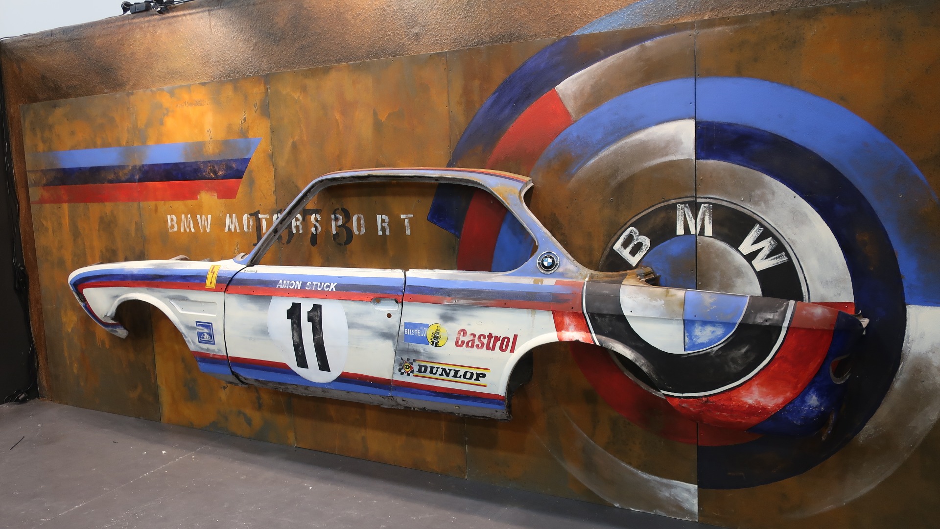 Har du god plass til kunstverk på veggen, kan kanskje et ikonisk BMW karosseri være noe.