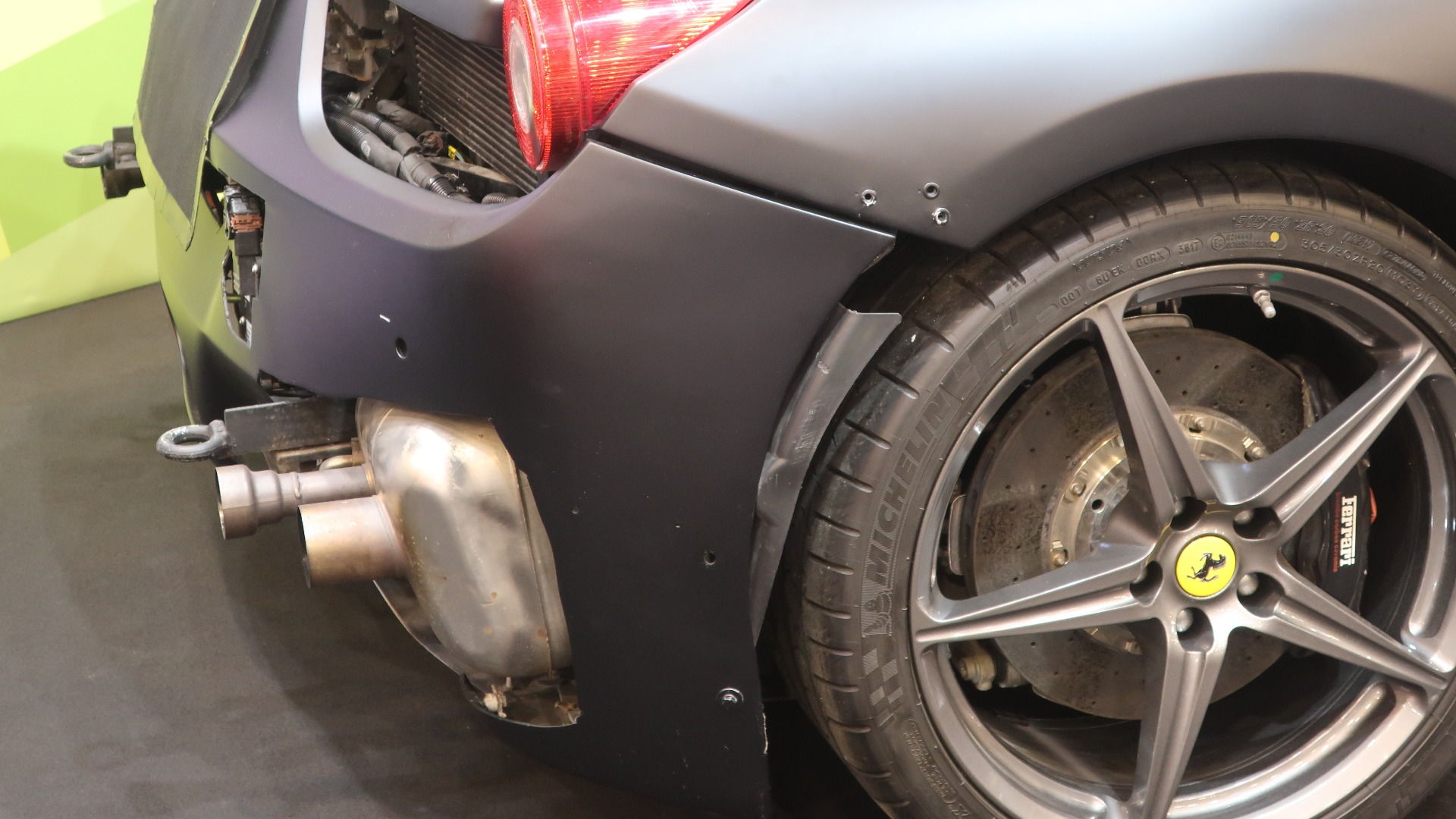 Fit og finish er av det kreative slaget.