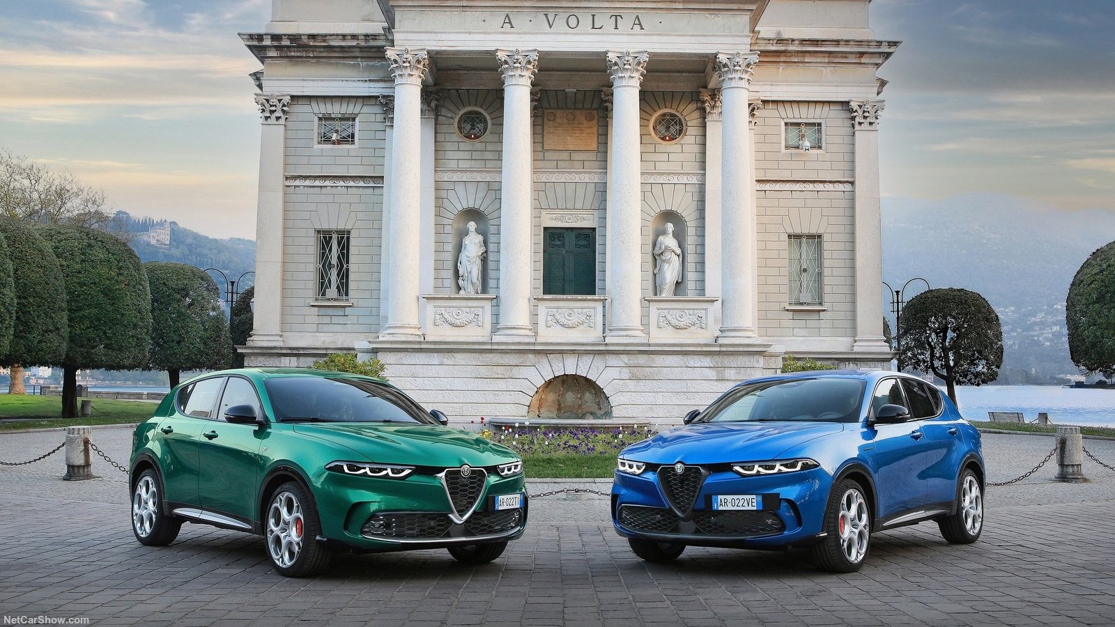 Alfa Romeo Tonale ble merkets andre SUV i produksjon, og er en crossover SUV med kompakt størrelse.