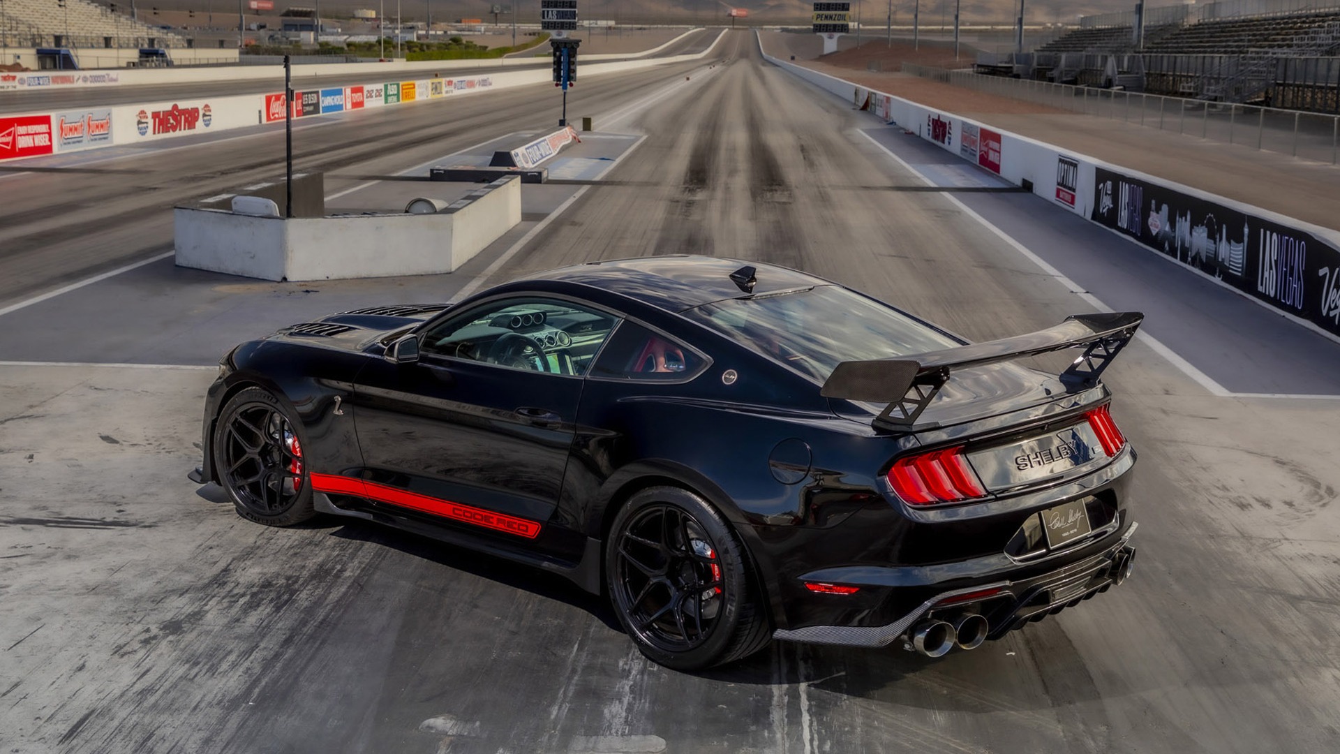 Vingen bak er ikke av det diskrete slaget.