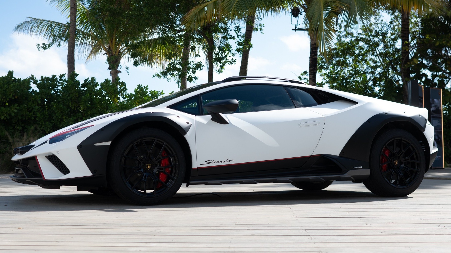 Bilen ser unektelig bøs ut.