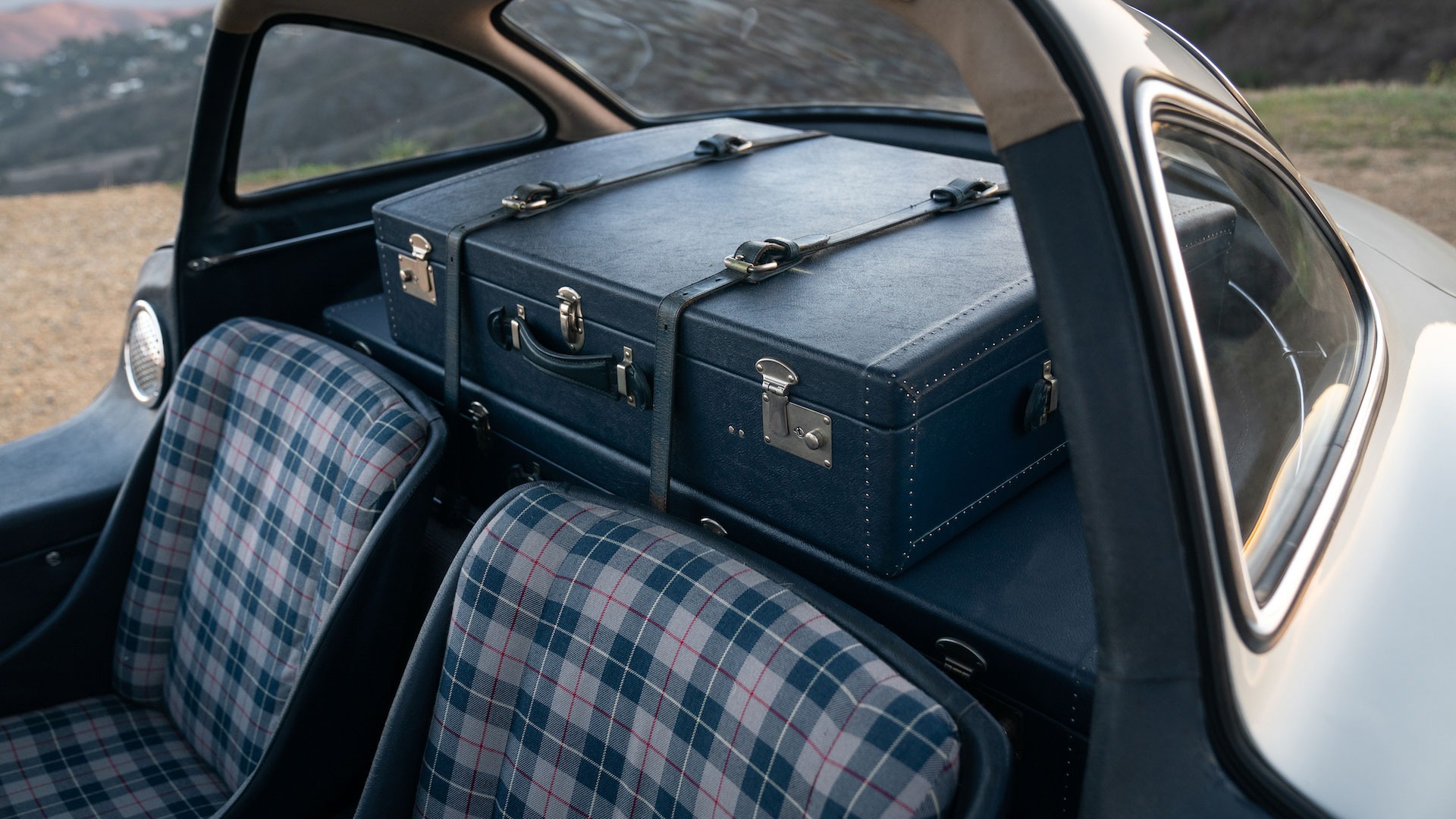 Koffert må man ha når man drar på tur.