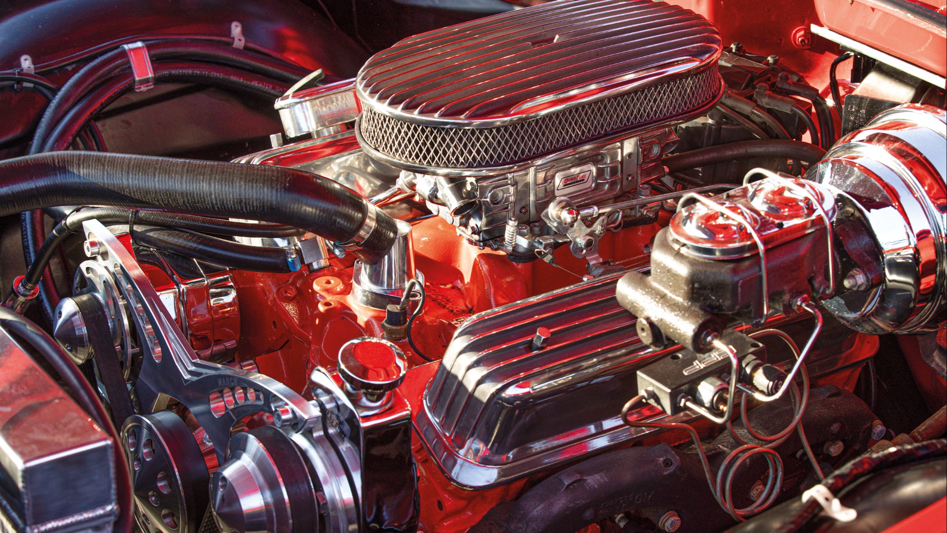 350cid V8, TH700 girkasse og Magnaflow eksos for den gode lyden