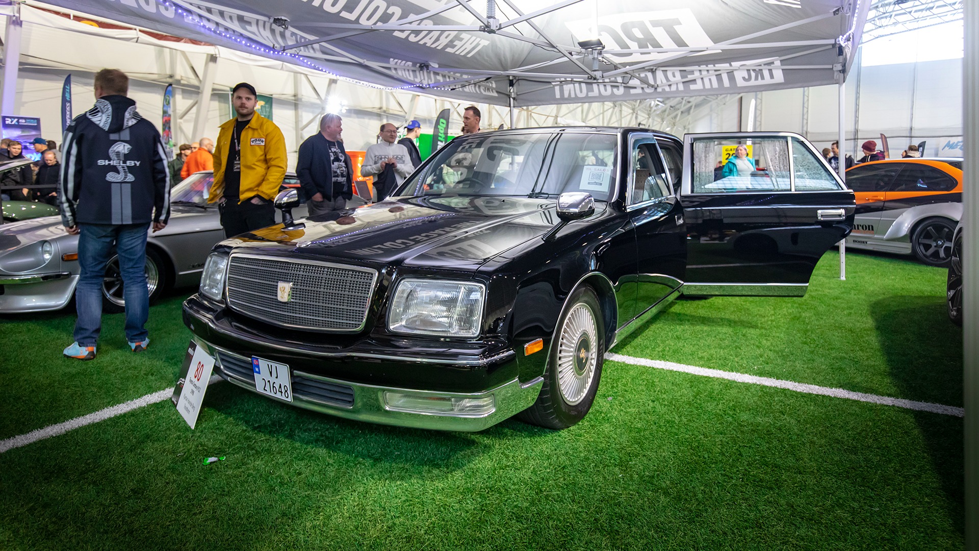 Japansk V12. Toyota Century er en sjelden mafiabil som sto på The Race Colony sin stand.