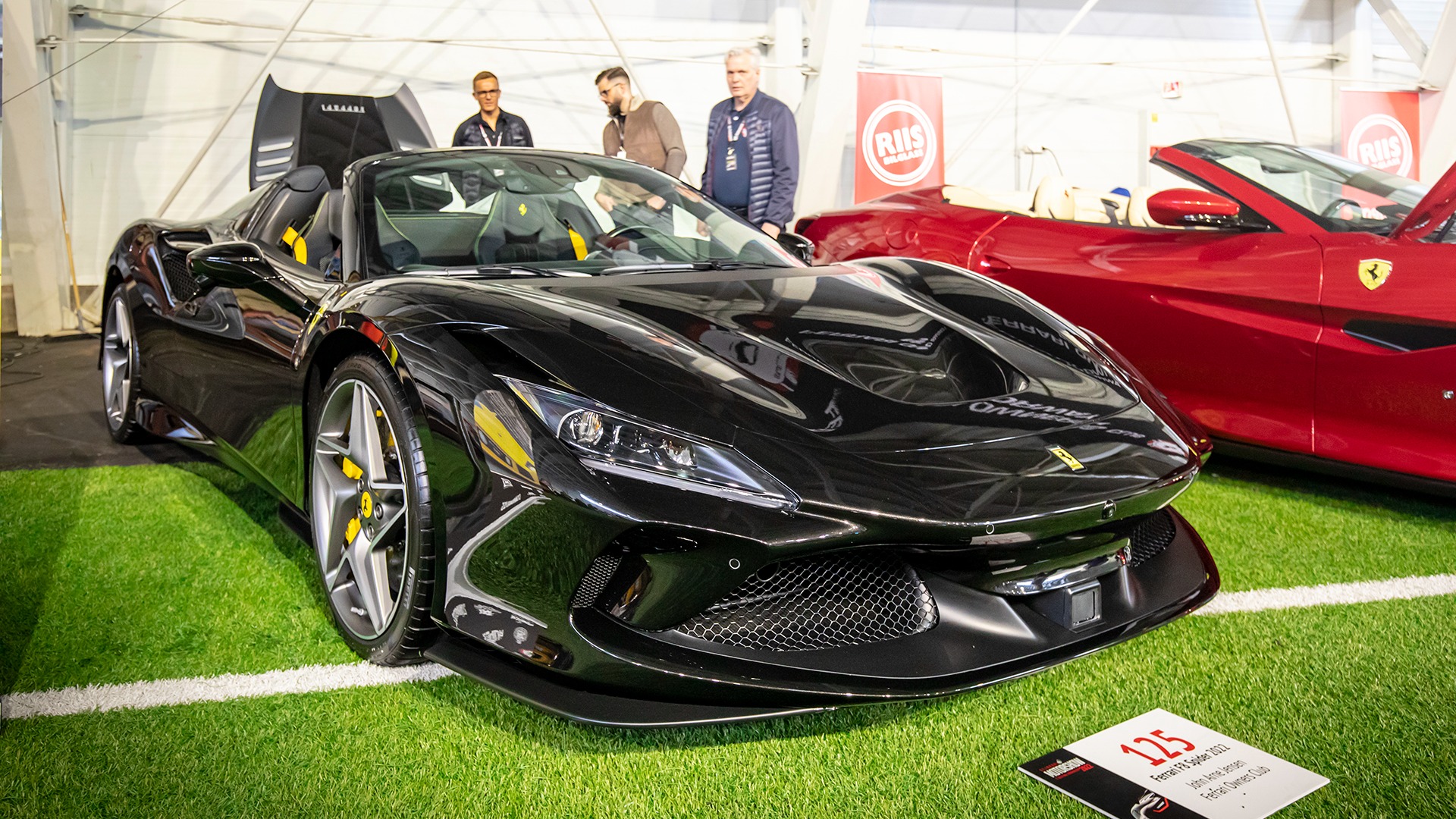 Mer superbil, her i form av John Arne Jensens splitter nye F8 Spider.