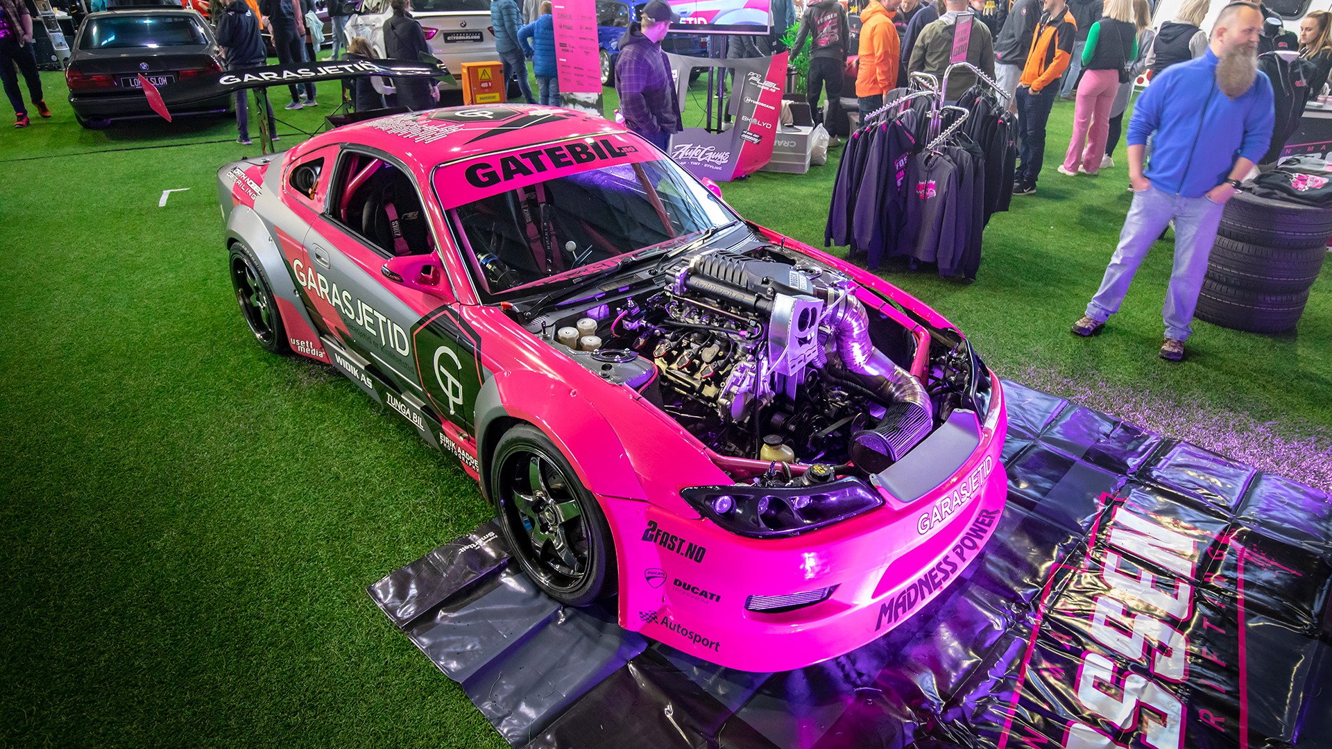 Ann-Mari Fossen stilte ut sin Silvia S15 driftebil.