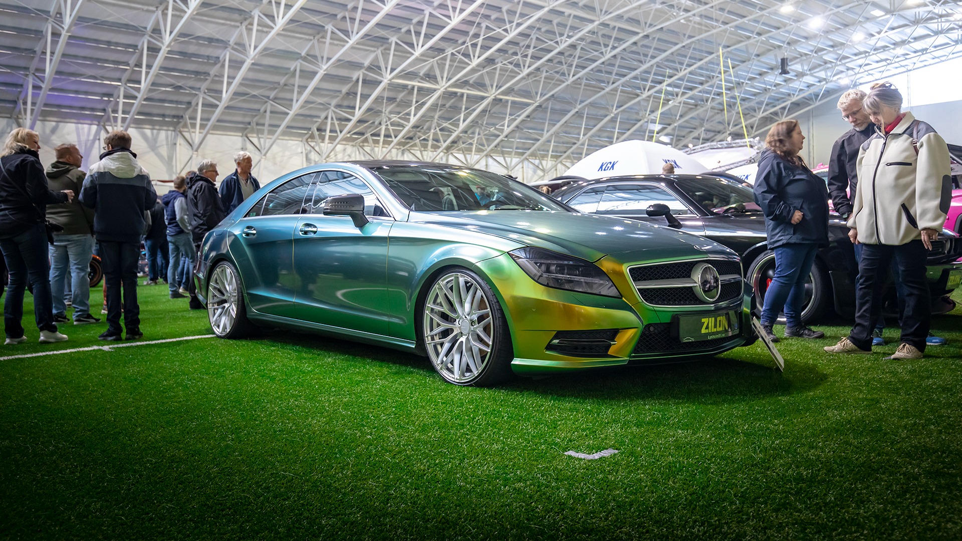 Smukk Mercedes CLS350. Er kameleontrenden tilbake?