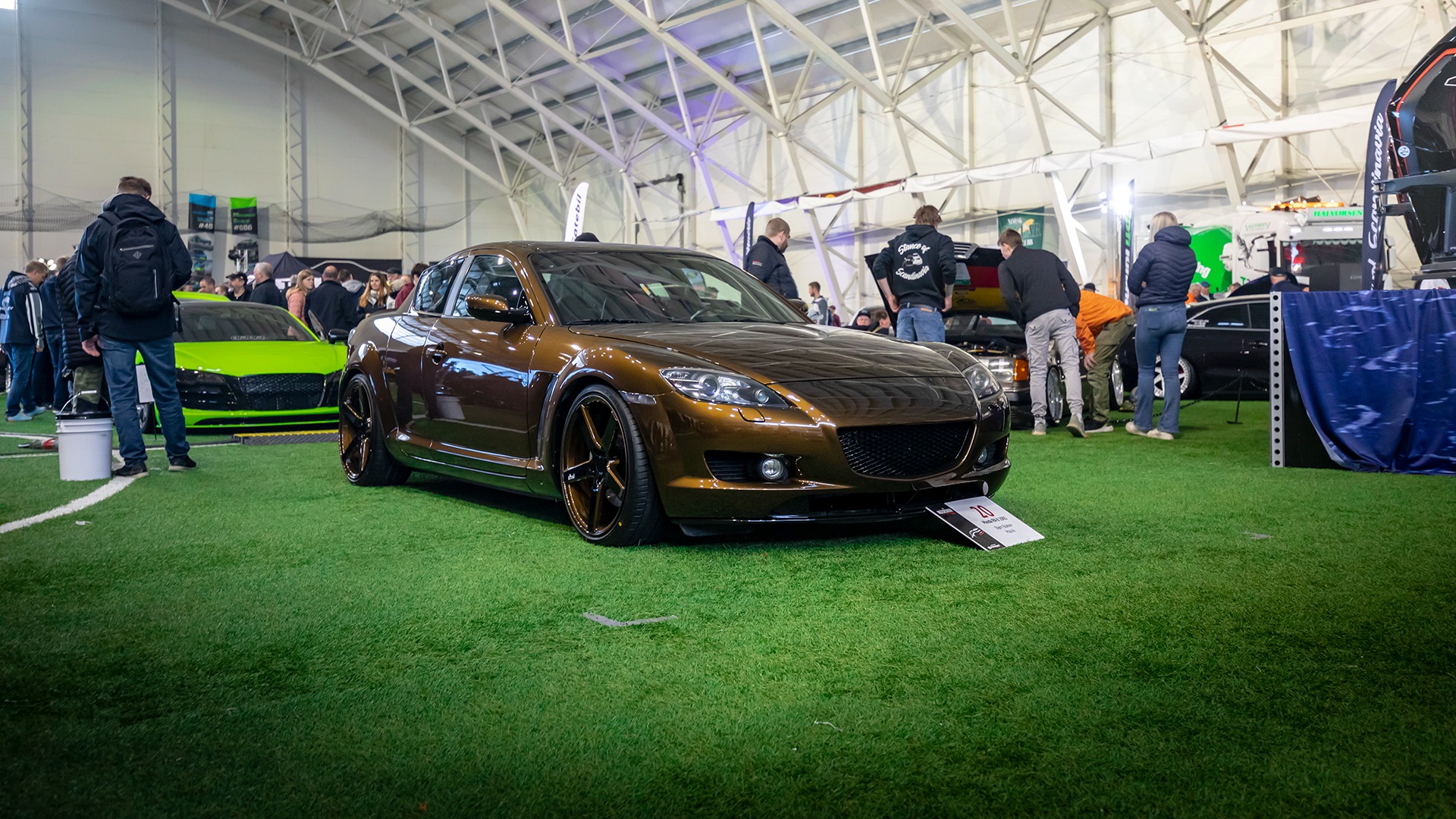 Meget lekker og gjennomført Mazda Rx8.