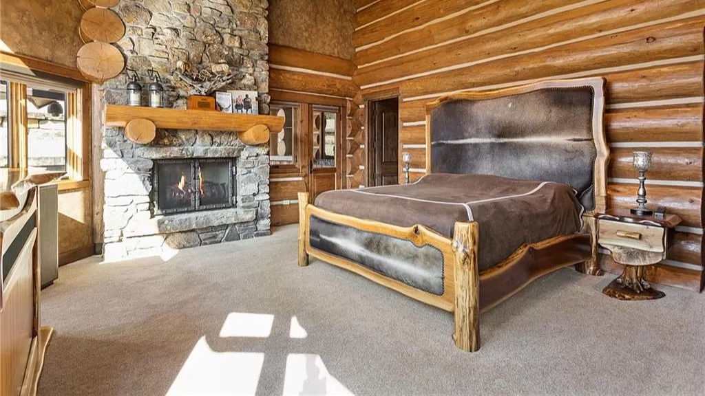 Ett av soverommene, stilen er den samme som ellers i huset