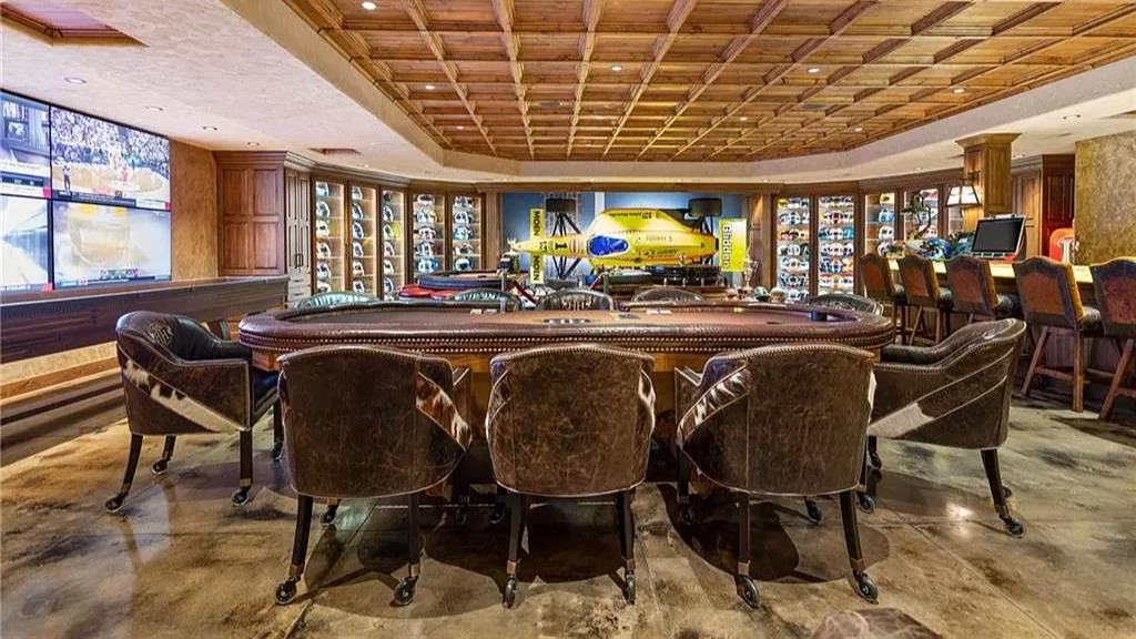 Her er det mulig å spille poker til langt på natt