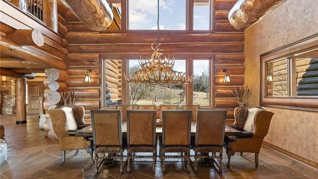 Spisestue med plass til 10 personer