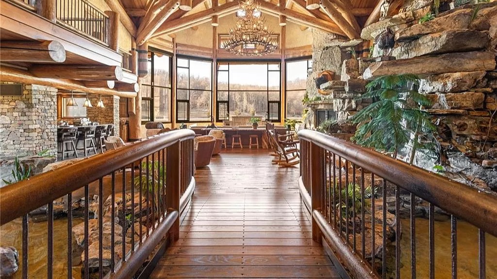 Treverk og stein dominerer