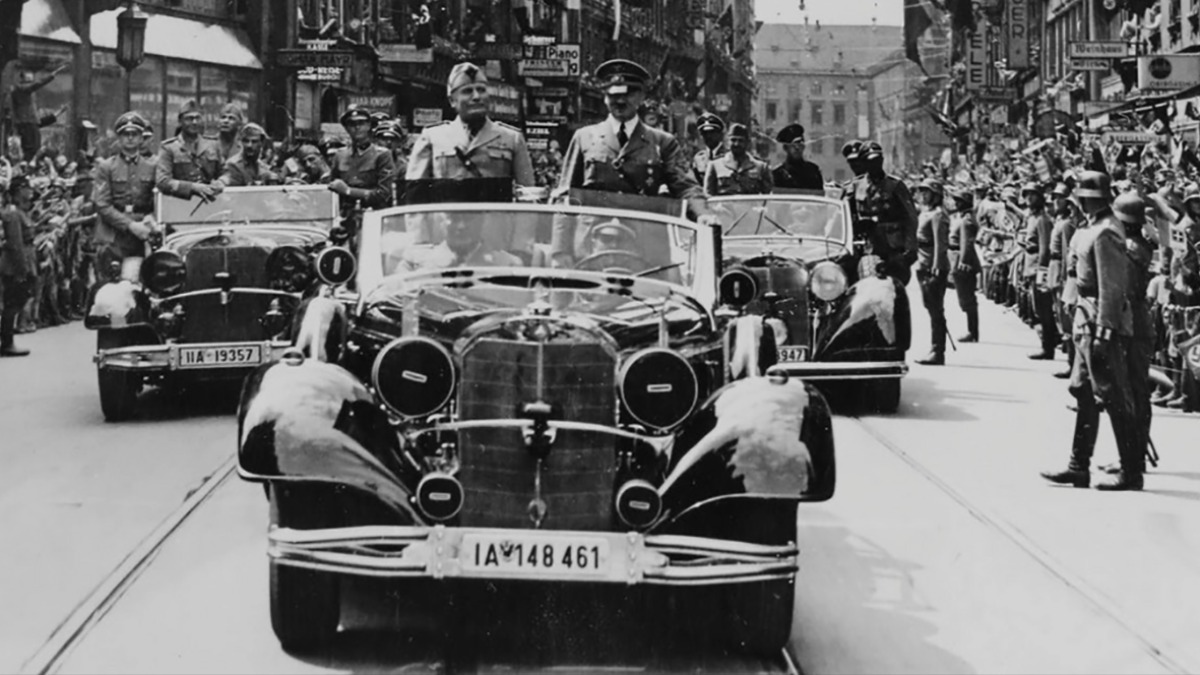 Hitler og Mussolini i bilen i 1940