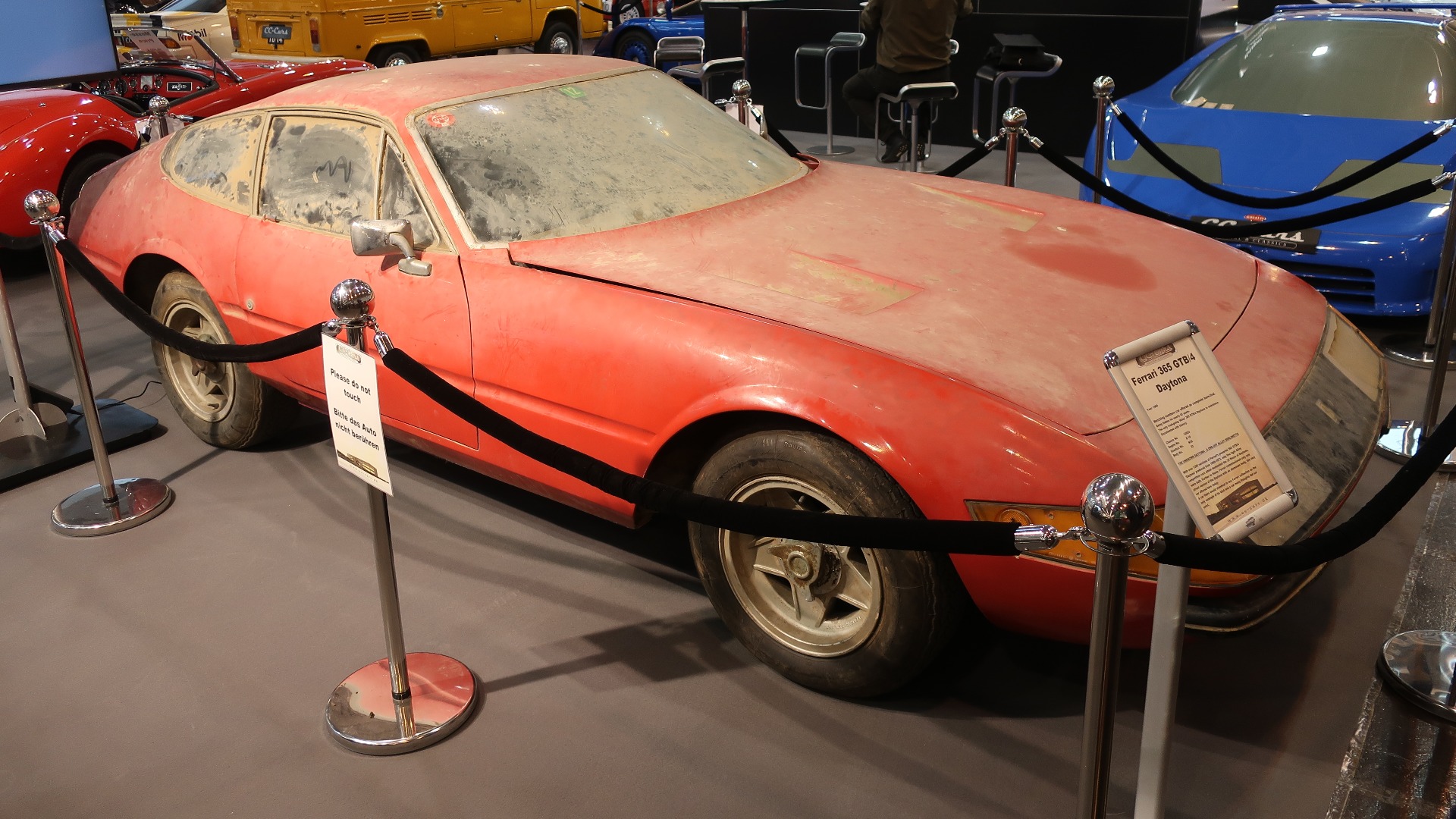 Det berømte låvefunnet av en Ferrari Daytona som dukket opp på Retromobile for noen år siden. Fortsatt ser den ut som et låvefunn.