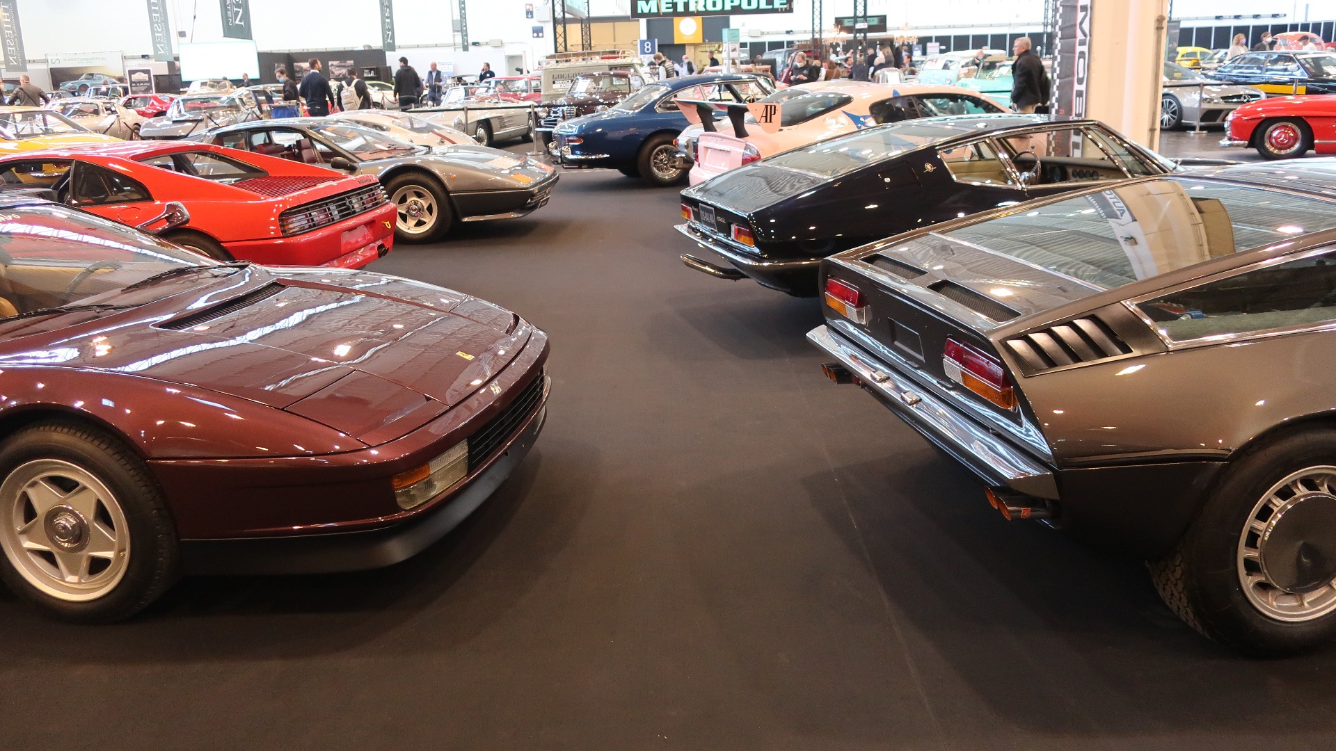 Det er uendelig med skjønnheter inne på messen.