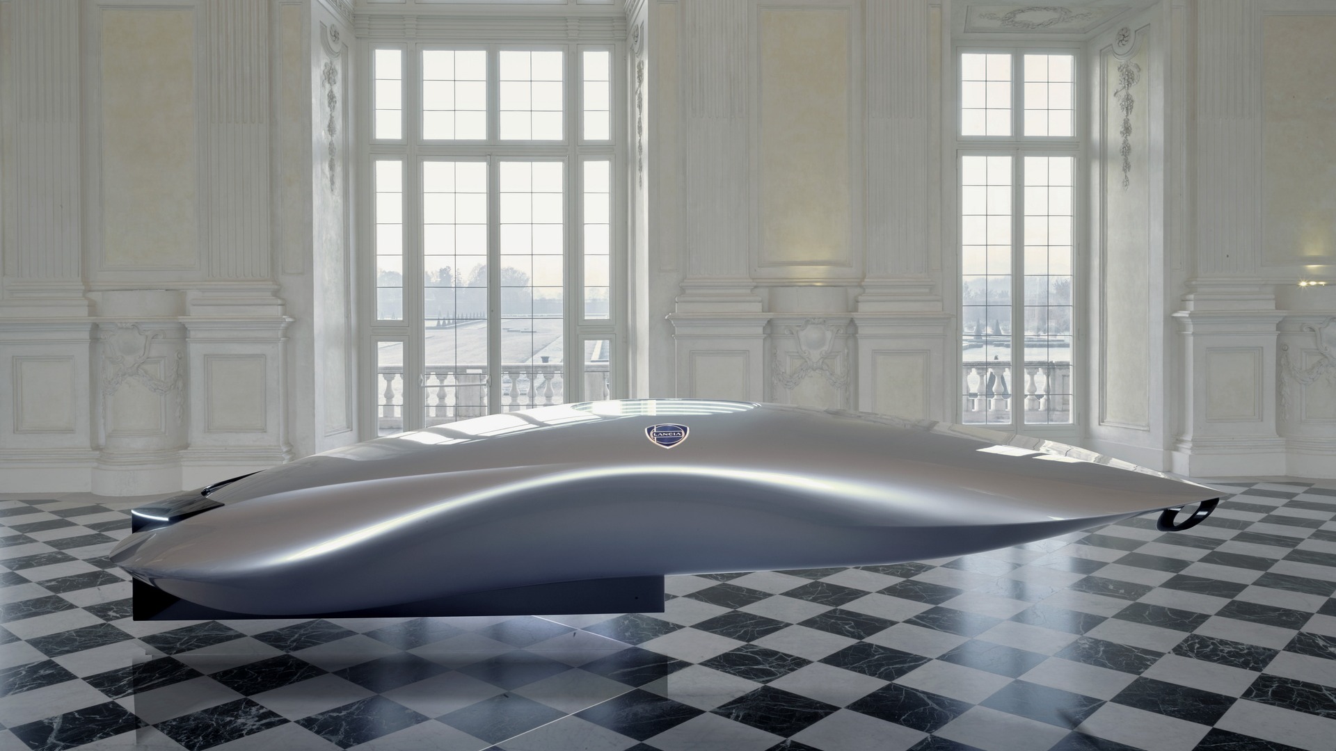 En skulptur som med sin linjeføring hinter om hvordan kommende Lancia-modeller vil se ut.