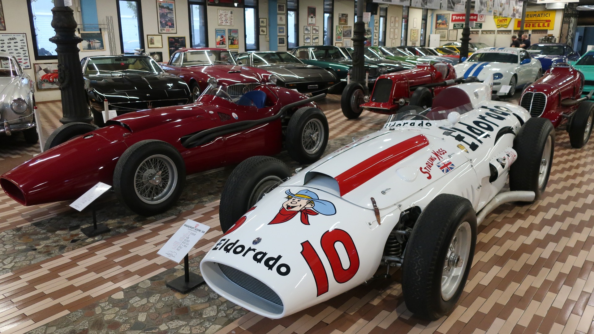 Formel 1 bilen Maserati 250 F fra 1957, og 420M fra 1958 som var bygget på et 250F chassis.