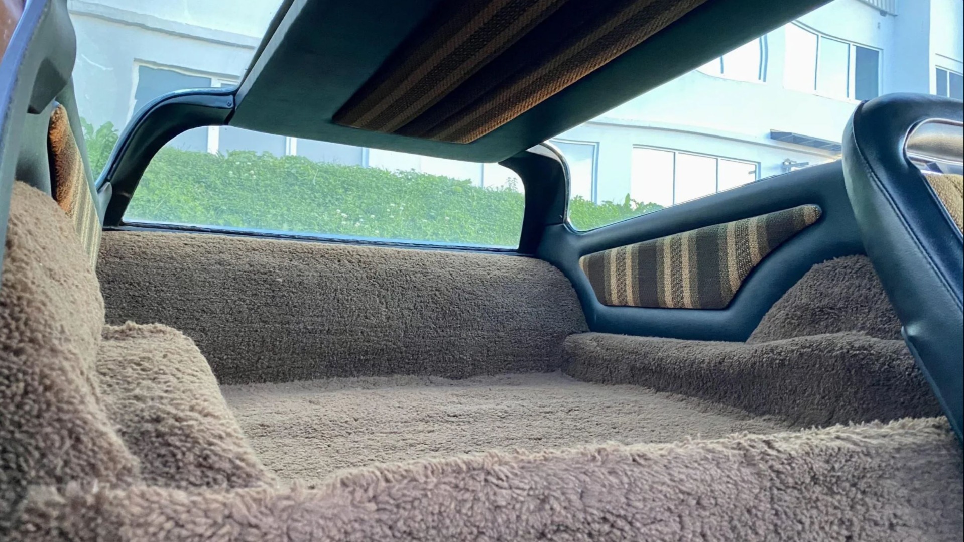 Baki er det plass til både bikkje og bagasje.