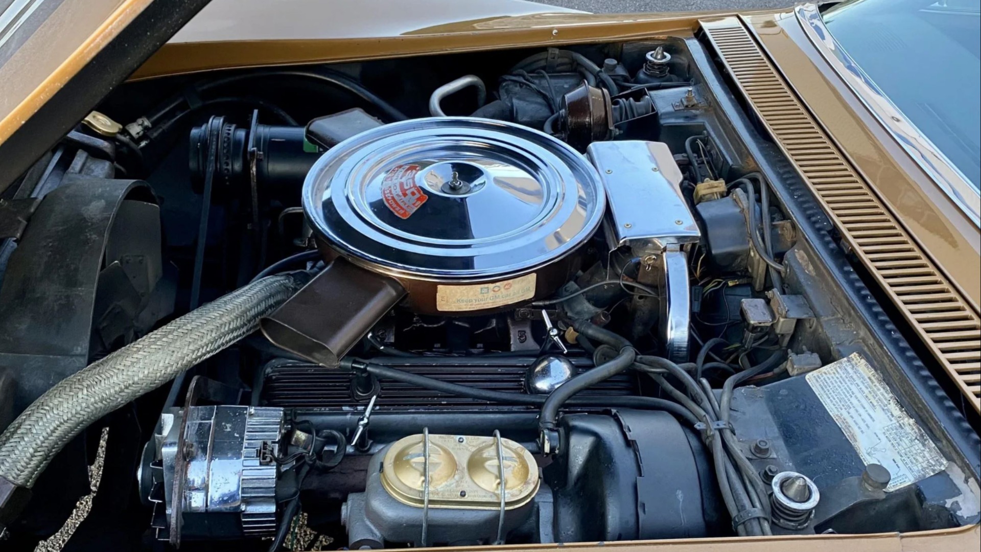 Klassisk 350 under panseret.