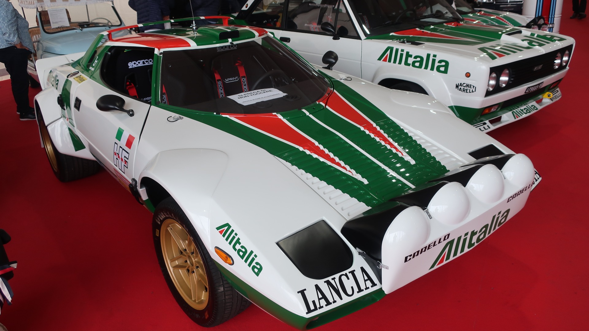 Alitalia-farger kan ikke bli feil, særlig ikke når man ser rallyikoner som dette på italiensk jord.
